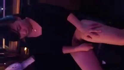Une patiente mince videosexgratuit a une queue de médecin dans la bouche