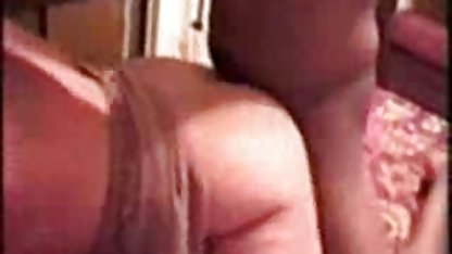 Une infirmière avec des seins luxuriants commence un homme avec une pompe hard sex video gratuit
