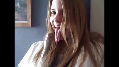 La videos gratuites chattes poilues grand-mère occupée dans la rue a séduit le jeune enfant