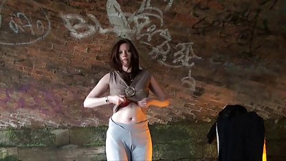Cum versé dans video absoluporn la bouche de bébé