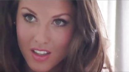 Grosse maman a jeté un œil dans film x gratuit anal le cul avec son fils bien-aimé