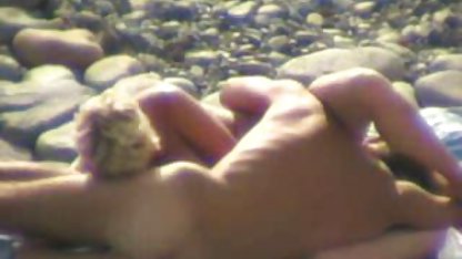 Trio video gratuite sexe anal avec des filles abordables en bottes hautes