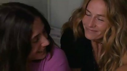 Séduit mon ami à la video erotique streaming maison porn