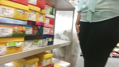Une jeune fille russe baise vidéo sexe gratuit perfect un mec alors que ses parents ne sont pas à la maison