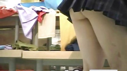 Plantureuse jeune femme a volontairement encadré video film de sex gratuit sa chatte serrée