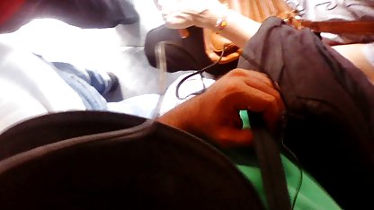La fille est sex videos tukif timide, mais pas pour longtemps