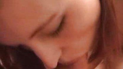 Nicole a enlevé un short court et a commencé à tâtonner le vagin femme mature film x