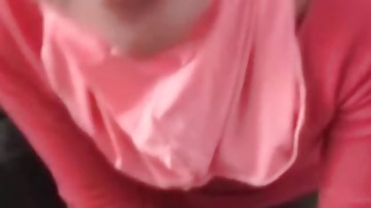 Étudiant russe étendu sur la table de la cuisine sexe gratuit pornodingue