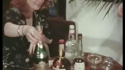Deux jeunes salopes se sont satisfaites d'un membre xxl sex gratuit noir du nègre