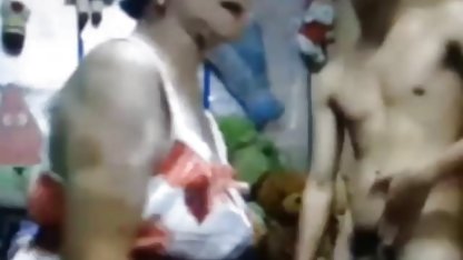 Femme mettant une caméra cachée dans la chambre a décollé pendant que son mari baise avec sa film x gratuit youporn maîtresse