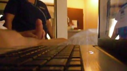 Une fille au milieu de la rue a conduit l'élargisseur et baisée dans femme nu video gratuit le cul