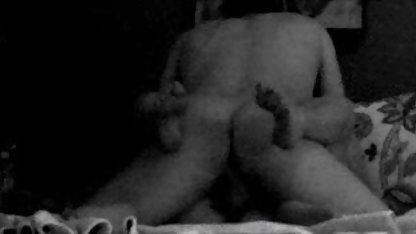 Un beau couple jeta un coup d'œil dans la voiture et termina hardiment sexy film gratuit