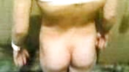 Alors que la bien-aimée était profondément endormie, le video absoluporn garçon a soufflé son amie près du lit