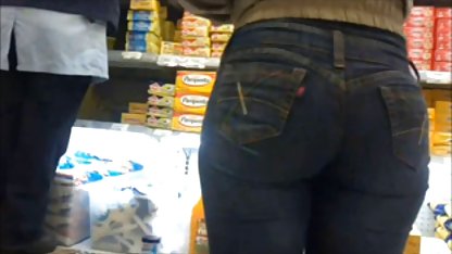 Une video sexe gratuit hard enseignante aux cheveux roux séduit une jeune étudiante