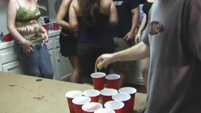 Belle fille se fait baiser video porniz par un nouveau collègue