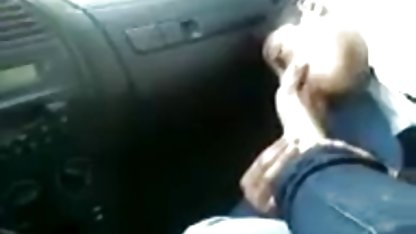 Un homme expérimenté baise deux filles maigres et en finit une dans la chatte video gratuit nue