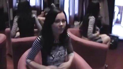 Après examen, un médecin regarder video sex gratuit âgé a également fourni des services sexuels à une fille